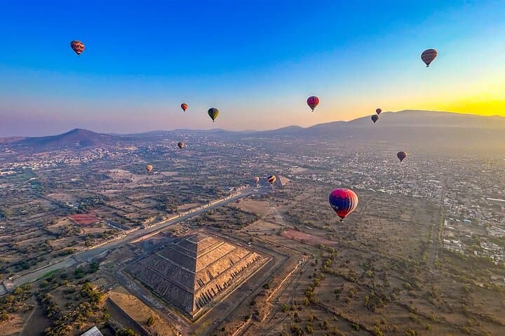 Dawn Hot-Air Balloon Over Teotihuacan from Mexico City (Breakfast Included) photo 3