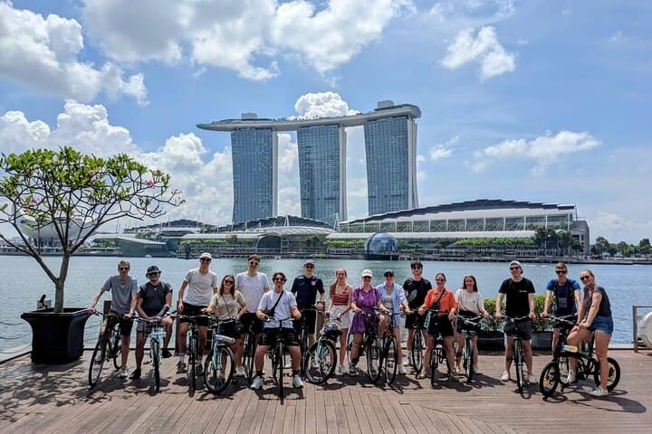 Past and Present Singapore Bike Tour: Civic District to Marina Bay photo 5
