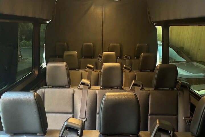 Pier 66 to SeaTac: Fast One-Way Airport Transfer in Seattle photo 3