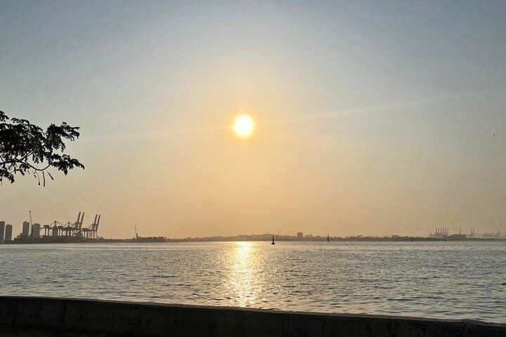 Sunset Bike Ride in Cartagena: Bay to Getsemaní Evening Tour photo 5