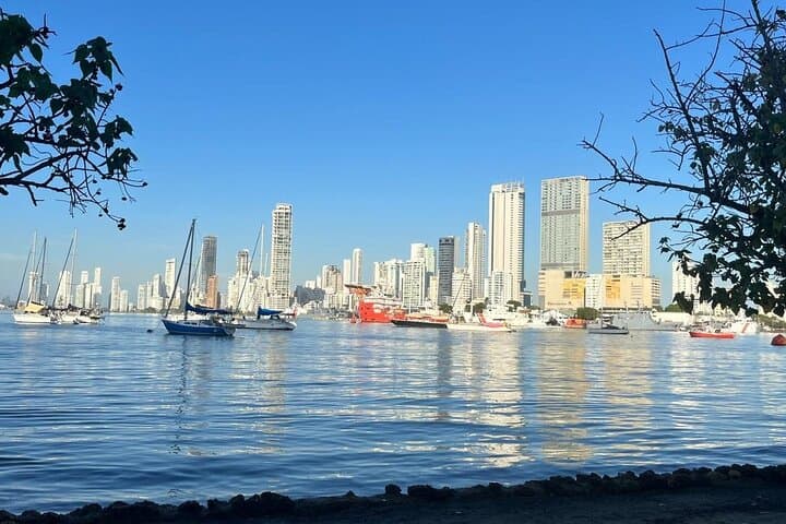Sunset Bike Ride in Cartagena: Bay to Getsemaní Evening Tour photo 3