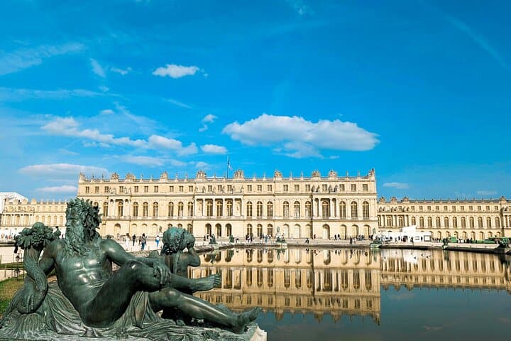 Versailles Private Tour: Walk Marie Antoinette’s Gardens & Petit Trianon photo 3
