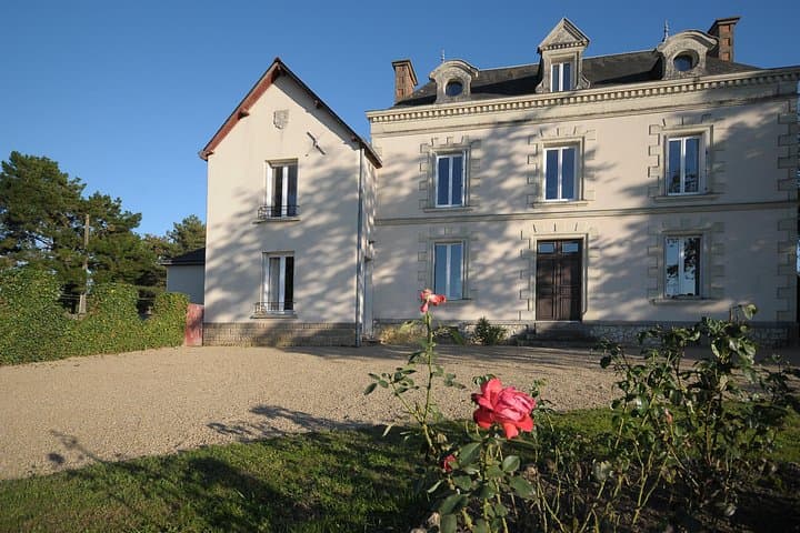 Overnight in a Vineyard: A Night in Chardonnay at an Organic Loire Estate photo 4