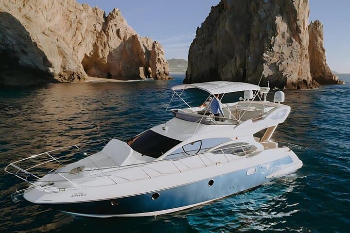 Private Yacht Cruise to El Arco in Cabo San Lucas — 2-Hour Luxury Sightseeing