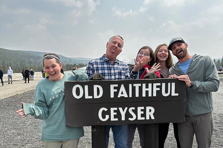 Explore Yellowstone’s Lower Loop: Hot Springs, Geysers & Wildlife in a Private Tour photo 3