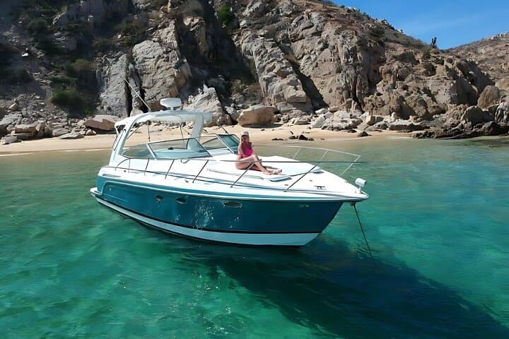 Cabo San Lucas 34ft Private Yacht Cruise to El Arco with Drinks Included