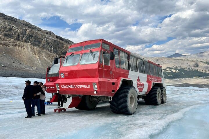 Columbia Icefield, Peyto Lake & Bow Lake Day Trip from Banff/Calgary photo 3