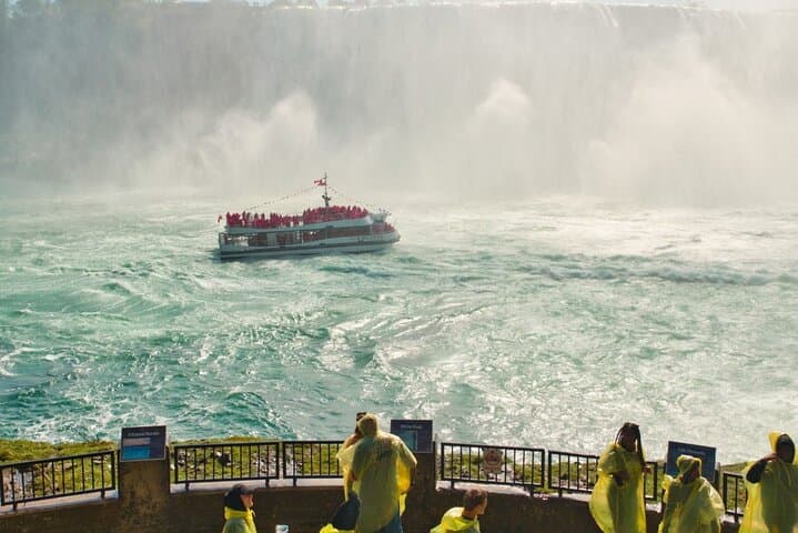 Niagara Falls Walking Tour & Boat Cruise — Skip-the-Line Voyage to the Falls photo 4