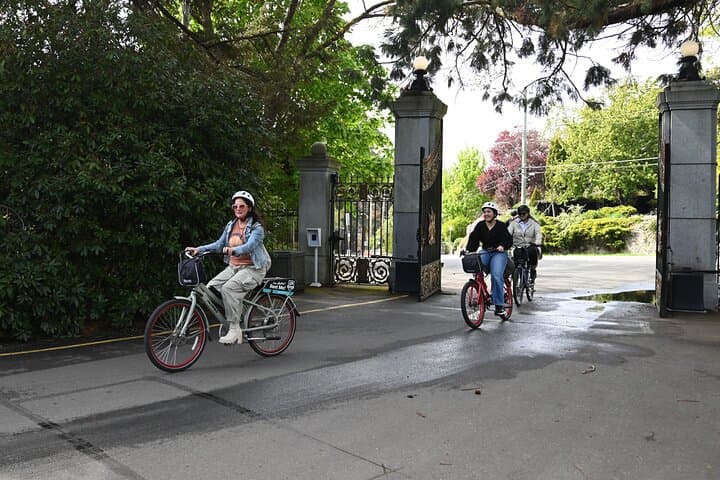 Victoria BC E-Bike Coast & Castle Tour — Ogden Point to Inner Harbour photo 5