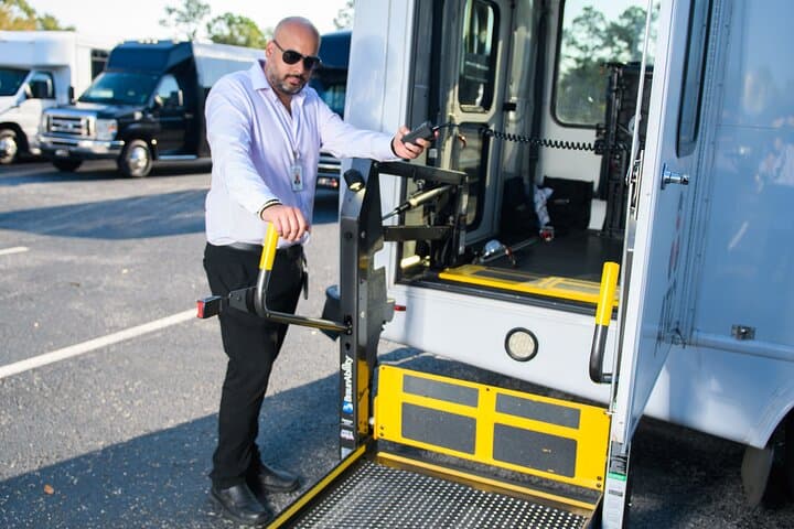 ADA-Compliant Private Transfer: MCO Orlando Airport to Hotel photo 4