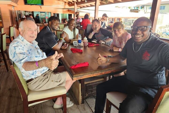 Half-Day Nassau Bus Tour — Rum Cakes, Forts & Queen's Staircase photo 2