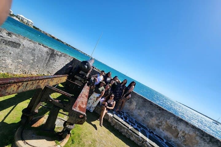 Half-Day Nassau Bus Tour — Rum Cakes, Forts & Queen's Staircase photo 4