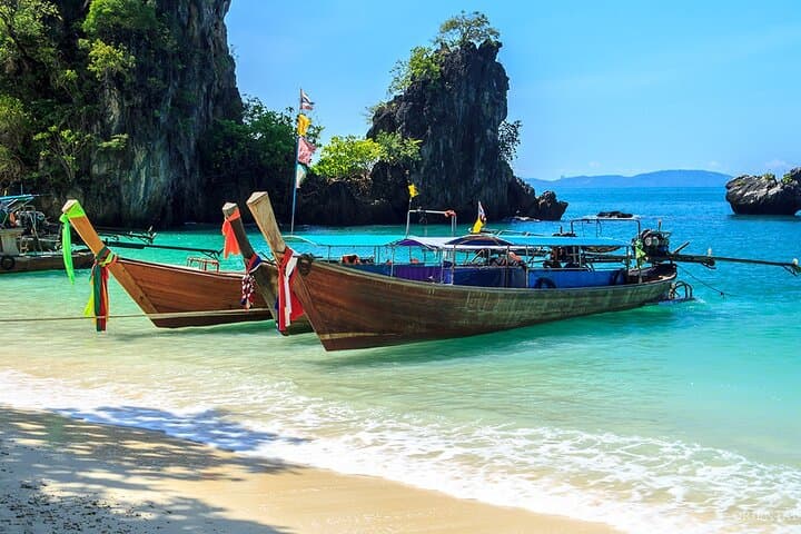 Hong Island Private Longtail Boat Tour from Ao Nang