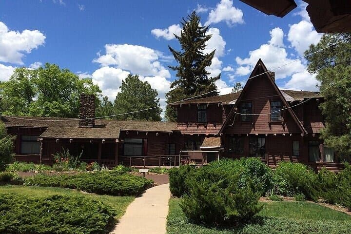 Custom Day Tour from Phoenix to Flagstaff: San Francisco Peaks & Sunset Crater