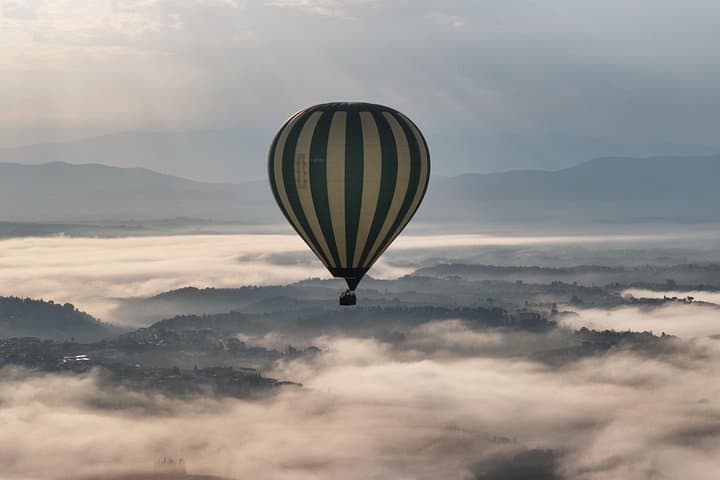 Hot Air Balloon Over Val d'Orcia: Private Flight to Pienza & Montalcino photo 3