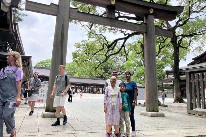 Tokyo Private Tour: Traditional Districts, Markets & Modern Architecture photo 6