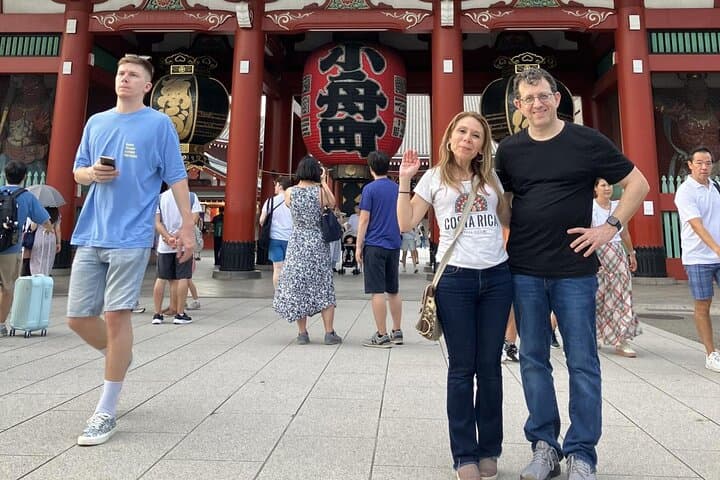 Tokyo Private Tour: Traditional Districts, Markets & Modern Architecture photo 3