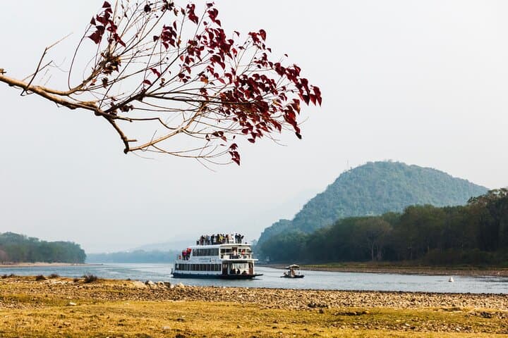 Li River Cruise and Ruyi Peak Cable Car: Yangshuo Full-Day Tour photo 2