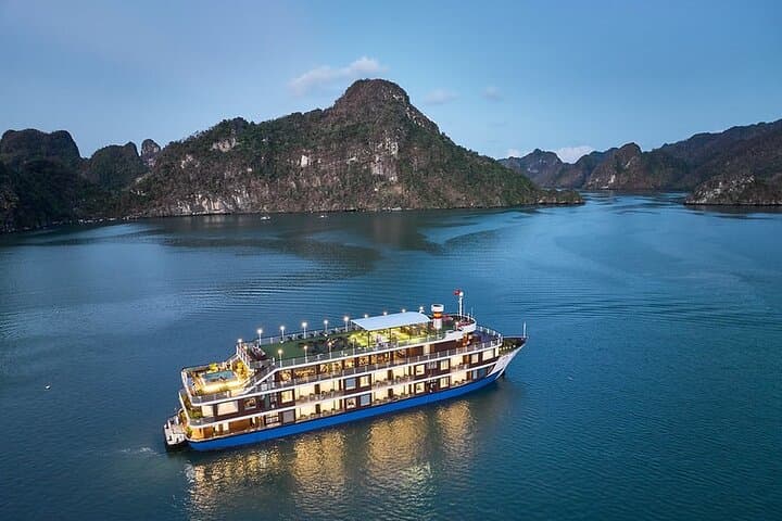 Halong & Lan Ha Bay 2D1N: Luxury Overnight Cruise from Hanoi photo 3