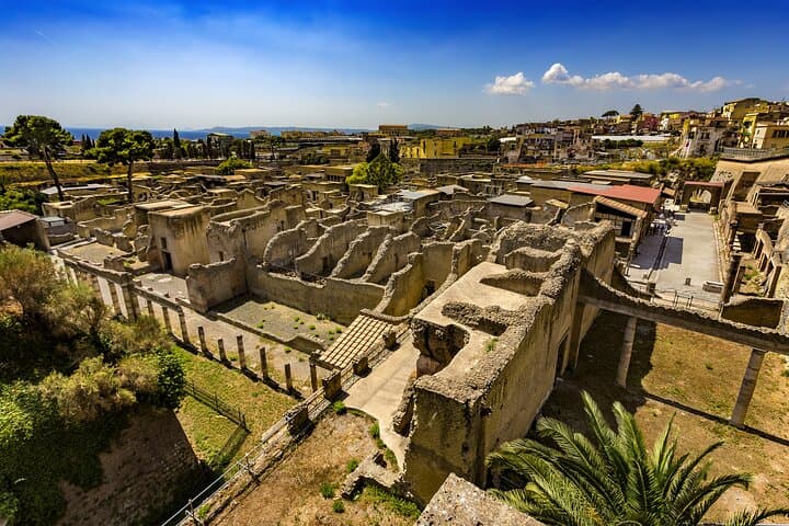 Pompeii, Herculaneum & Vesuvius in One Day: Practical Guide to Italy’s Volcanic Triad photo 3