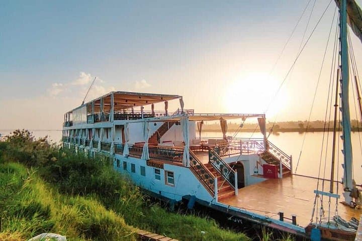 Embrace 1 Dahabiya: Luxury 4-Day Nile Cruise from Aswan to Luxor photo 1
