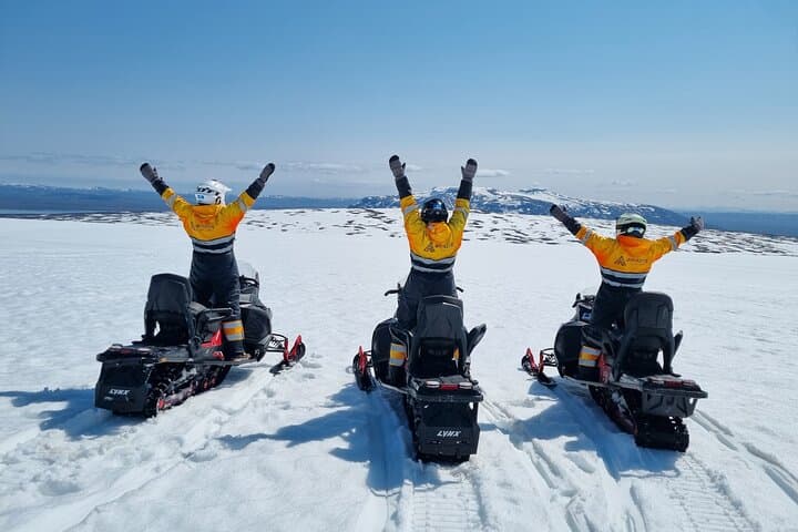 Private Golden Circle and Langjökull Glacier Snowmobiling Day Trip from Reykjavik