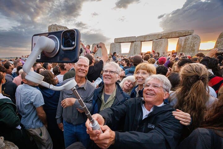 Stonehenge Summer Solstice Tour from London: Sunrise & Sunset Access photo 5