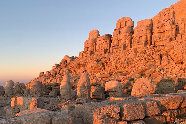 Sunset at Mount Nemrut & Göbeklitepe: 2-Day Archaeological Tour from Istanbul