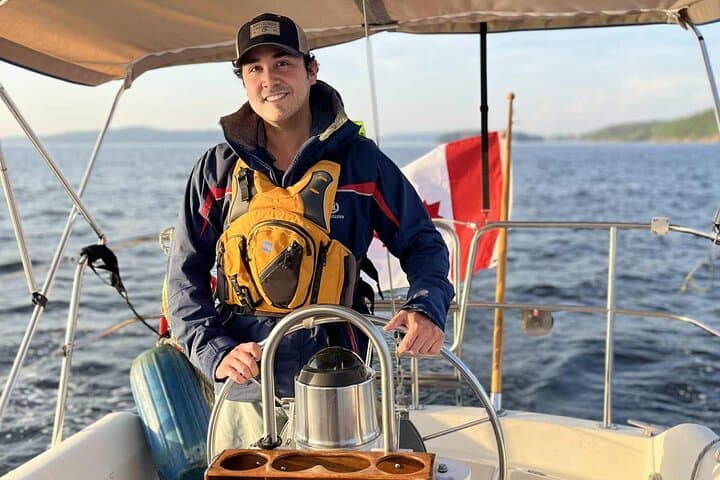Introductory Sailing on the Saint John River: Hands-On Lessons Aboard an O'Day 34