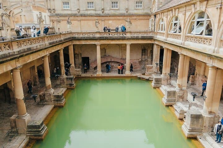 Private Day Trip from London: Stonehenge, Bath & Cotswolds Highlights photo 2