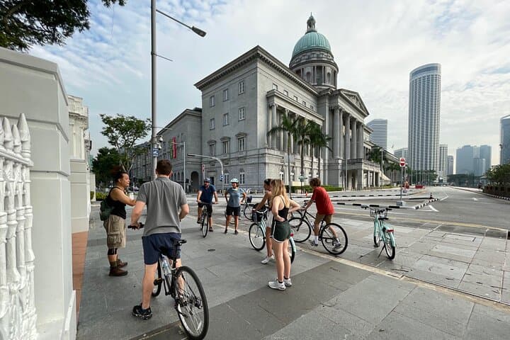 Past and Present Singapore Bike Tour: Civic District to Marina Bay
