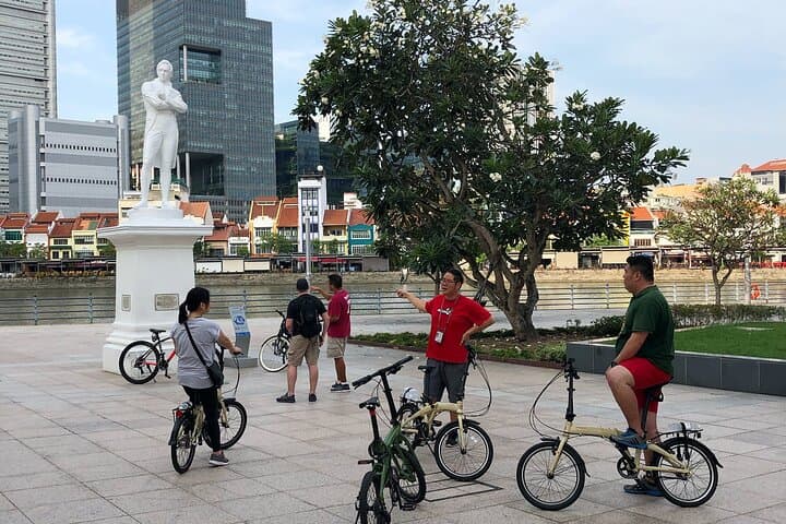 Past and Present Singapore Bike Tour: Civic District to Marina Bay photo 6