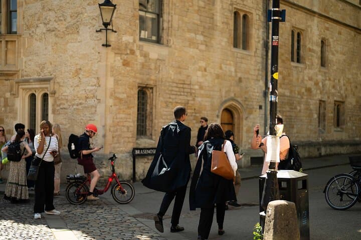 Inside Oxford: Private Alumni-Led Walking Tour of University Landmarks photo 2