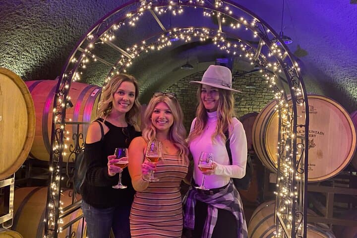 Private Temecula Wine Tour from Old Town: Somerset, Oak Mountain & Callaway photo 2