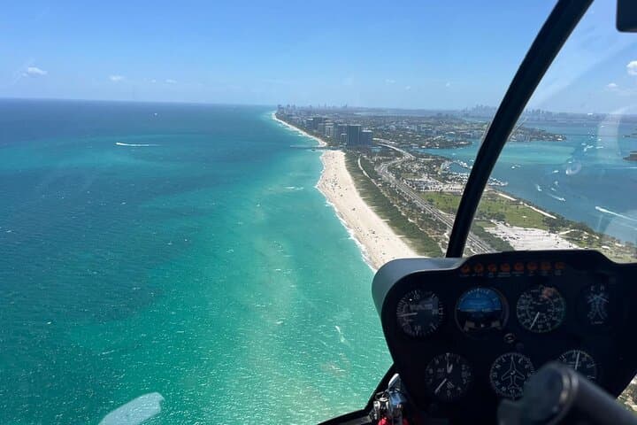 Miami Beach Helicopter Tour: Biscayne Bay & Star Island Aerial Sightseeing