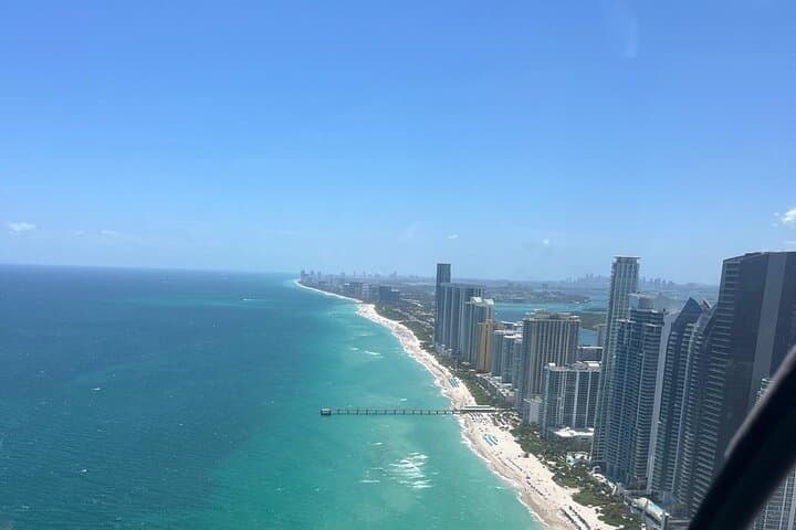 Miami Beach Helicopter Tour: Biscayne Bay & Star Island Aerial Sightseeing photo 2