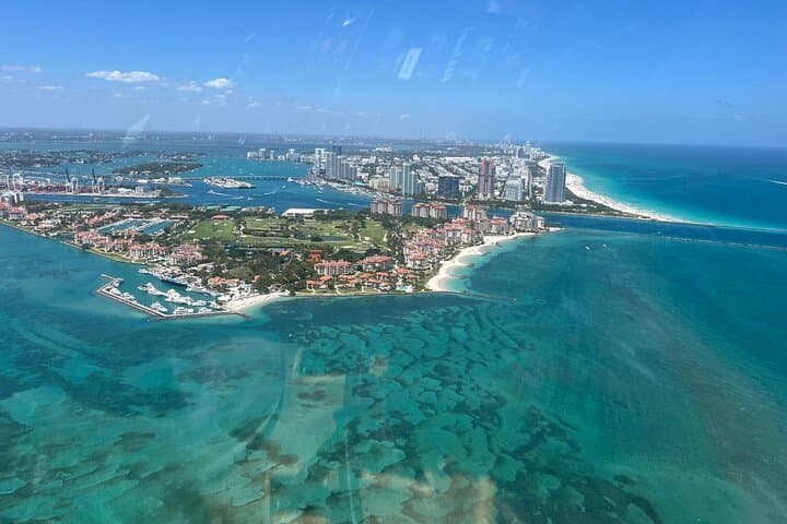 Miami Beach Helicopter Tour: Biscayne Bay & Star Island Aerial Sightseeing photo 3