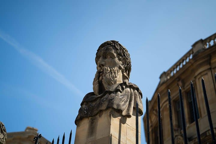 Student-Guided Oxford University Walking Tour — 90-Minute Insider Walk Through the Dreaming Spires photo 4