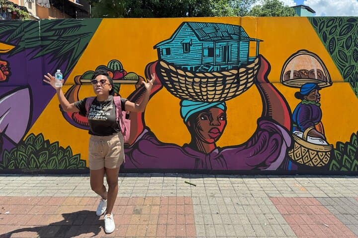 Black History Shadows and Lights: Afro-Panamanian Walking Tour in Casco Antiguo