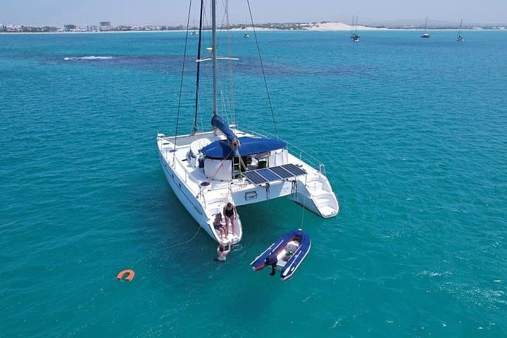 Sailing Sal Rei Bay: Catamaran Day with Onboard Meal in Boa Vista photo 4