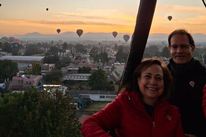 Sunrise Hot-Air Balloon Over Teotihuacan with Archaeological Visit & Breakfast photo 6