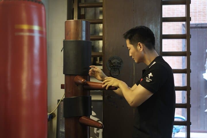 Learn Bruce Lee’s Wing Chun in Guangzhou: 2-Hour Authentic Kung Fu Class photo 4