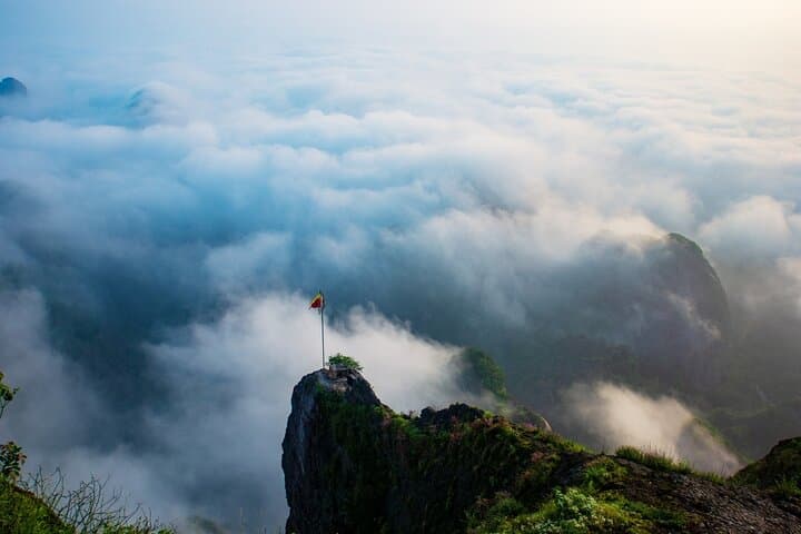 Bajiaozhai Danxia Day Hike from Guilin: Dragon Head Peak & Yao Village Lunch photo 2