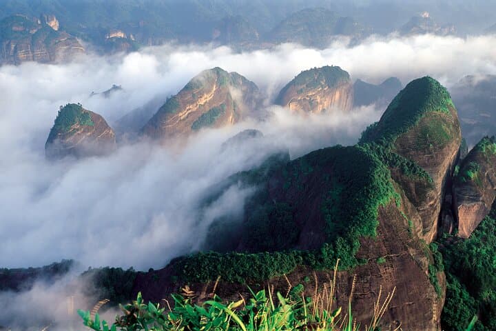 Bajiaozhai Danxia Day Hike from Guilin: Dragon Head Peak & Yao Village Lunch photo 3