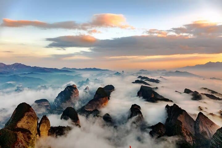 Bajiaozhai Danxia Day Hike from Guilin: Dragon Head Peak & Yao Village Lunch photo 4