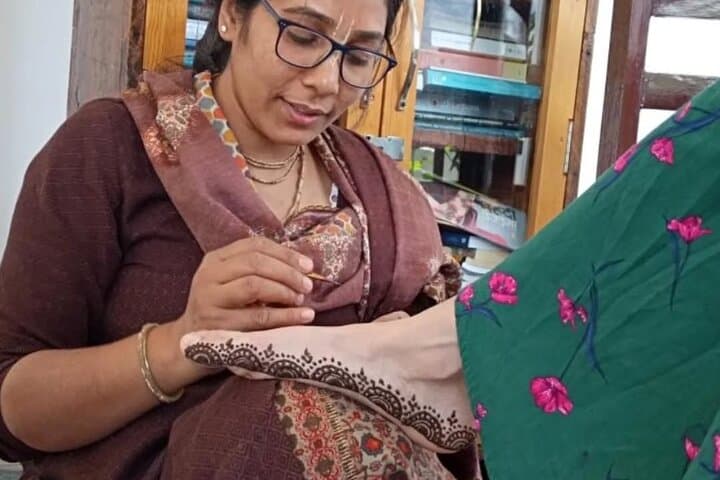 Traditional Henna Workshop at Om Homestay — Hands-On Mehndi in Rishikesh photo 2