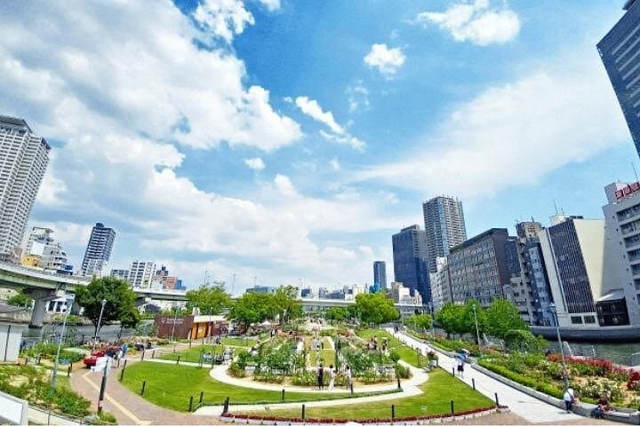 Osaka Retro Town and Castle Walk — Nakanoshima to Osaka Castle Park photo 1