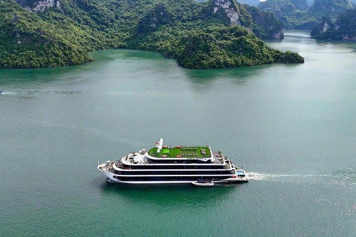 Luxurious 2-Day Ha Long & Lan Ha Bay Cruise from Hanoi photo 5