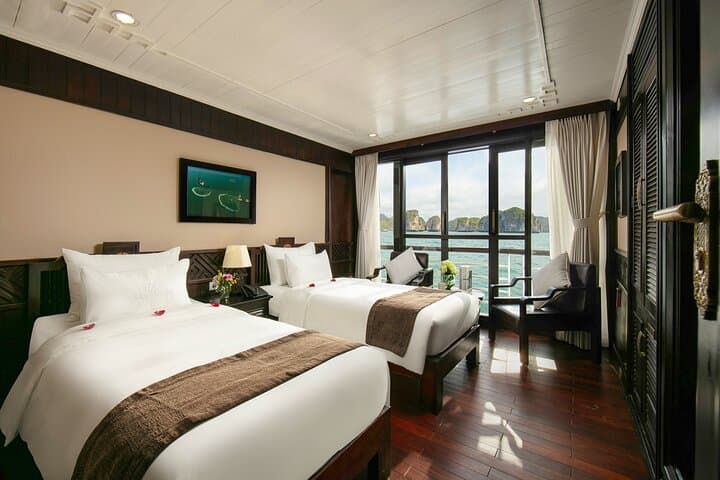 Halong Bay 2-Day Modern Cruise: Overnight Silversea Experience photo 4