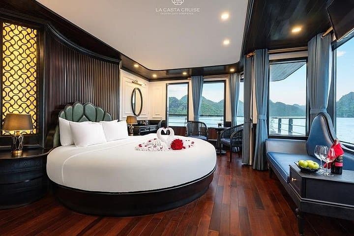 La Casta 2-Day Luxury Cruise: Ha Long & Lan Ha Bay Overnight Escape